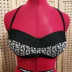 ATHLETA Womens L Lycra Xtra Life BIKINI SWIM TOP Black White GEO Pattern